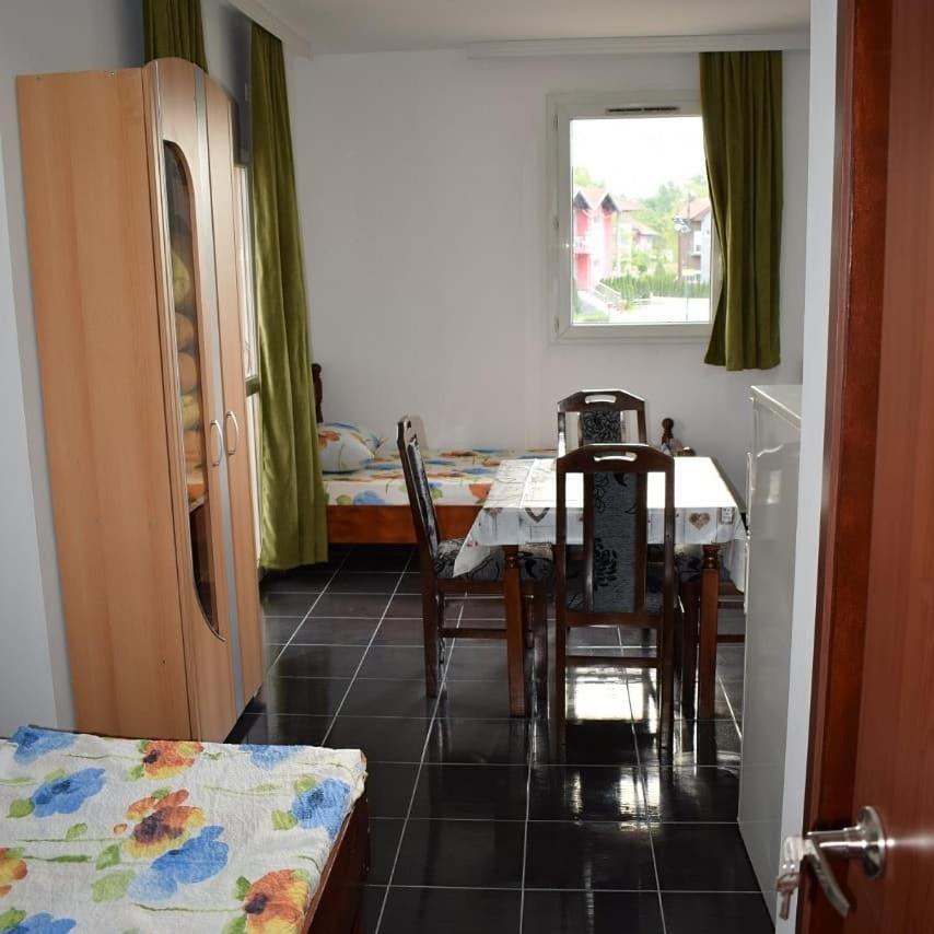 Srebrna Nit Apartment Veliko Gradiste Exterior photo